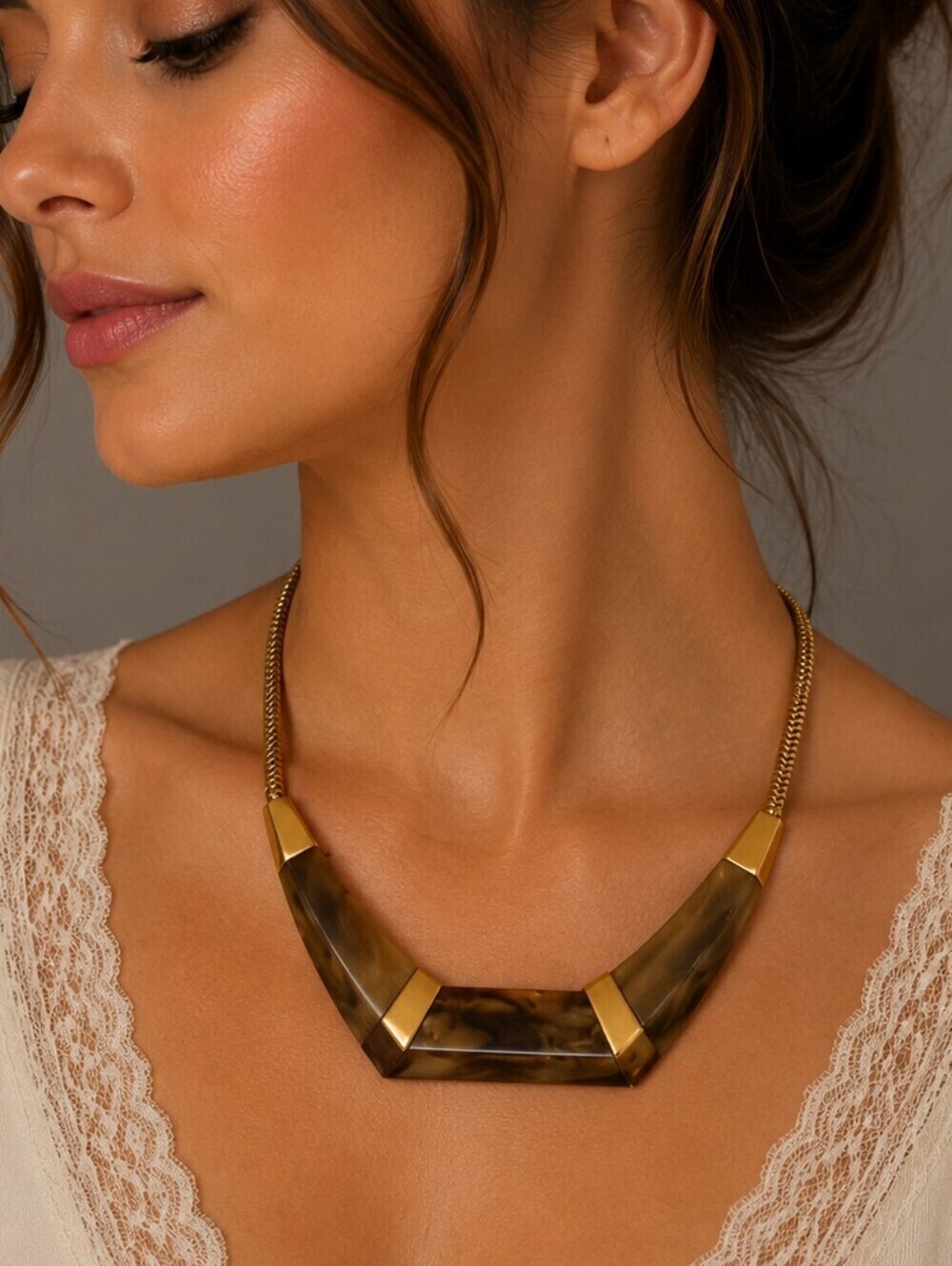 VTG CROWN TRIFARI 1960s Brown Marbled Lucite Mod Snake Chain Festival Necklace